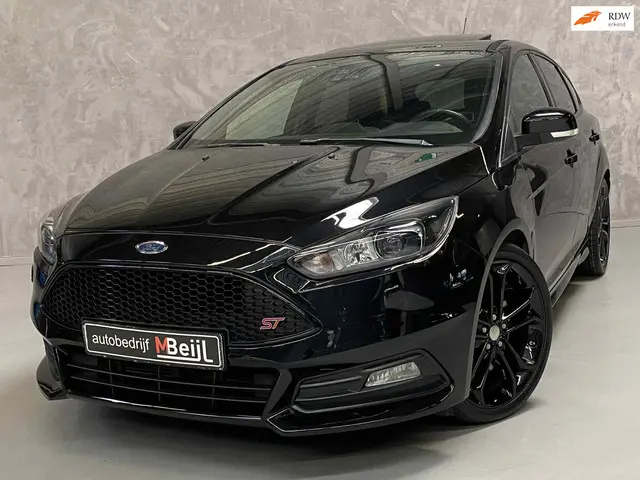 Ford Focus 2.0 ST-3 /Schuifdak /Camera /Leder 2015 Benzine