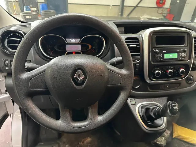 Renault Trafic 2.0 dCi 120 Pk Airco/ PDC 2020 Diesel 10