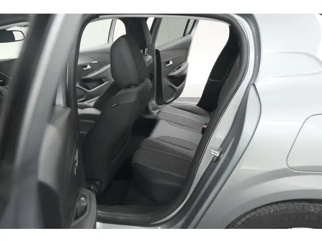 Peugeot 208 PureTech 100 Allure 2024 Benzine 31