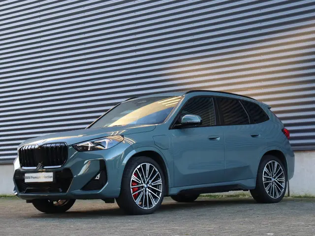 BMW X1 xDrive25e 2025 Hybride Benzine 37