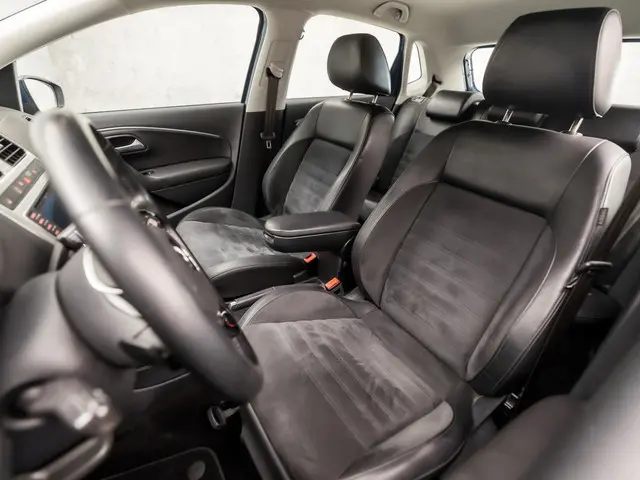 Volkswagen Polo 1.2 TSI Sportline 2015 Benzine 14