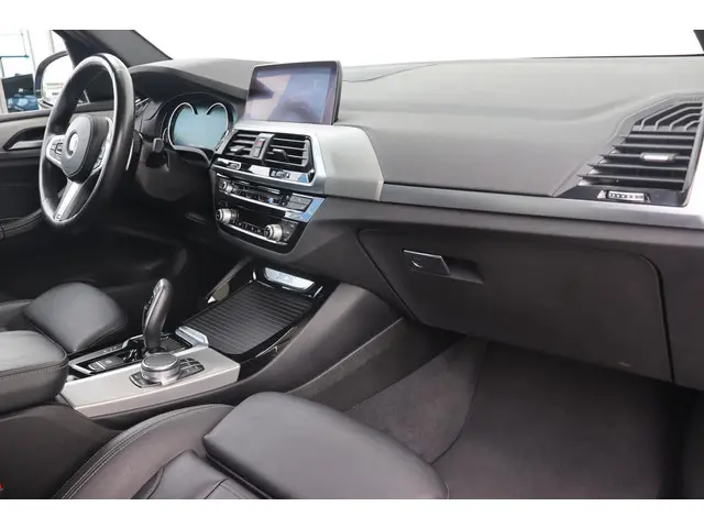 BMW X3 xDrive20i High Executive 2019 Benzine 9