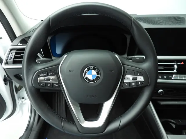 BMW 3 Serie Sedan 320d 2020 Diesel 11