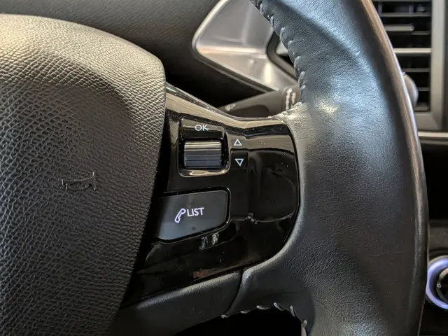 Peugeot 308 1.2 VTi Blue Lease 2013 Benzine 12