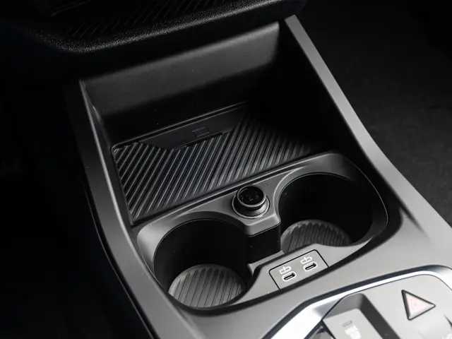 BMW 1 Serie 120 5-deurs 2024 Benzine 26