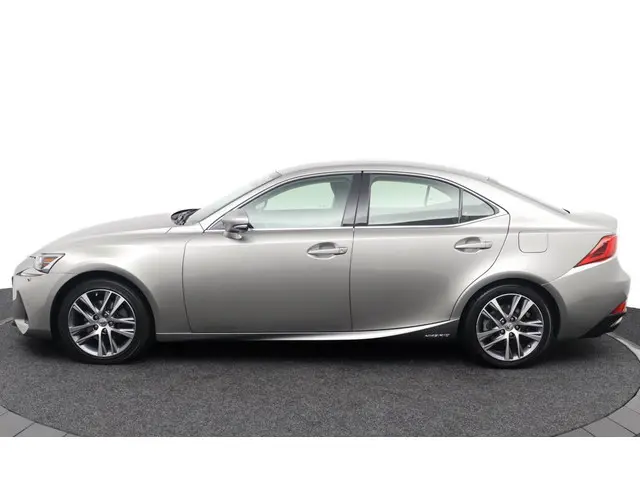 Lexus IS 300h Hybrid Business Line 2017 Hybride Benzine 3