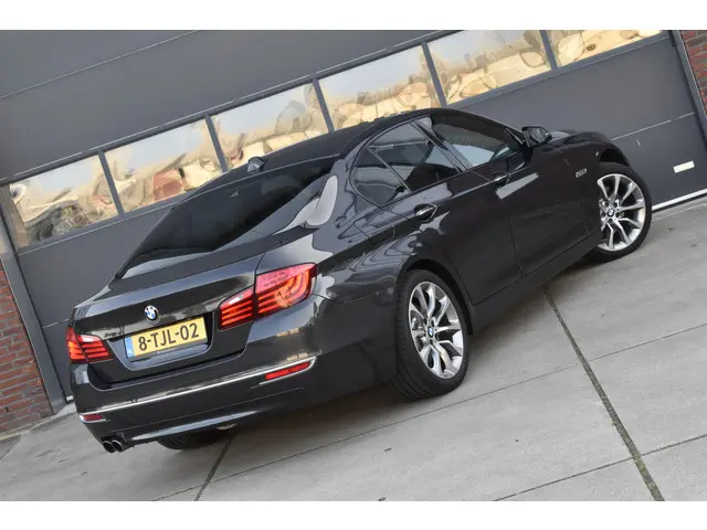 BMW 5 Serie 528i High Executive NAP 2014 Benzine 6