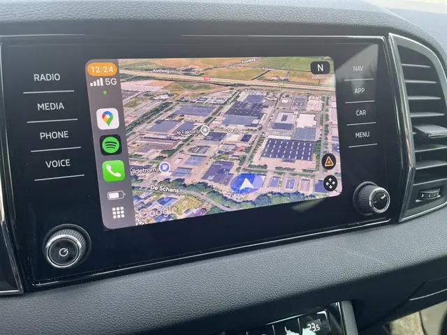 Škoda Karoq 1.5 TSi DSG ACT Elegance 2022 Benzine 23