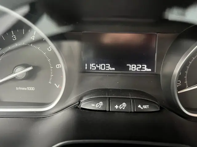 Peugeot 208 1.0 PureTech Access 2015 Benzine 9