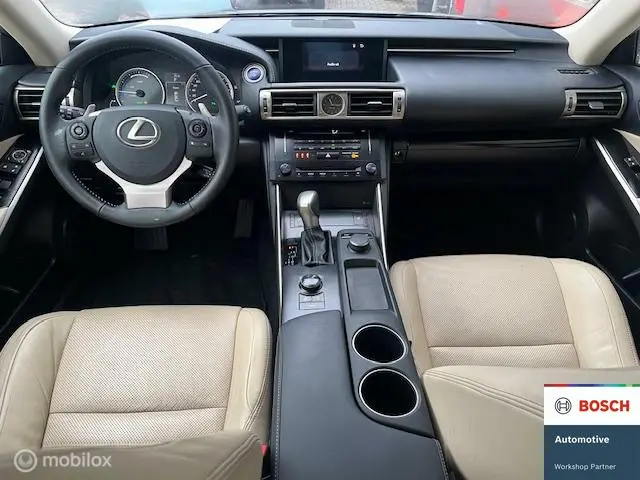 Lexus IS 300h First Edition 2014 Hybride Benzine 11