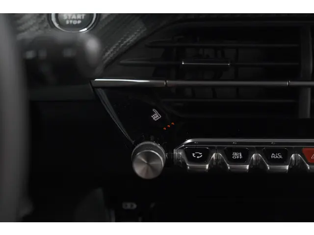 Peugeot 208 PureTech 100 Allure Pack 2023 Benzine 43