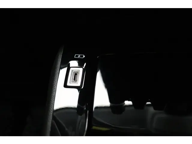 Peugeot 208 1.2 PureTech Allure 2022 Benzine 25