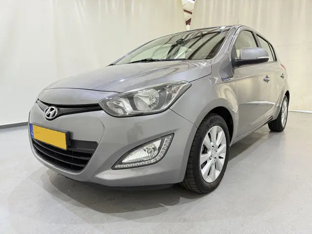 Hyundai i20 I-20 HB 1.2i i-Deal Airco NAP 2014 Benzine 3
