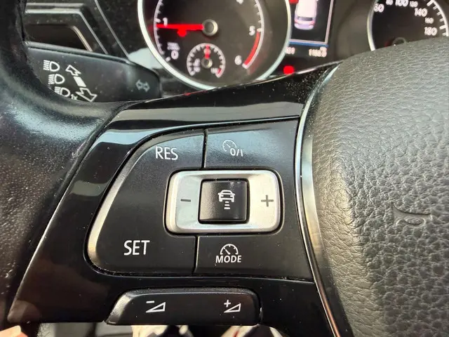 Volkswagen Touran 2.0 TDI SCR Highline 2016 Diesel 28