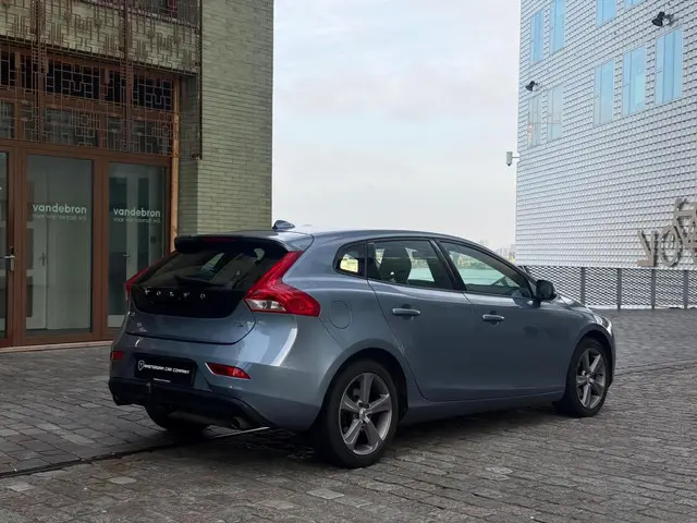 Volvo V40 3