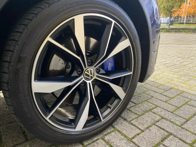 Volkswagen Tiguan R 2.0 TSI 4Motion 2021 Benzine 11