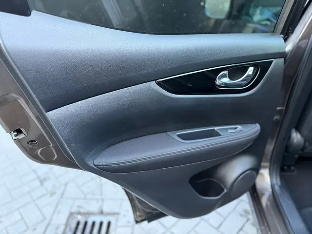 Nissan QASHQAI 1.2 N-Connecta Panorama 2017 Benzine 43