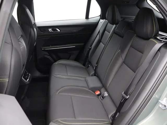 Lynk & Co 01 1.5 Core 2025 Hybride Benzine 11