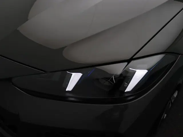 BMW 4 Serie Cabrio 420i 2025 Benzine 7