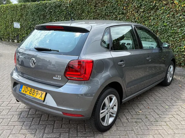 Volkswagen Polo 1.2 TSI Comfortline 2014 Benzine 8
