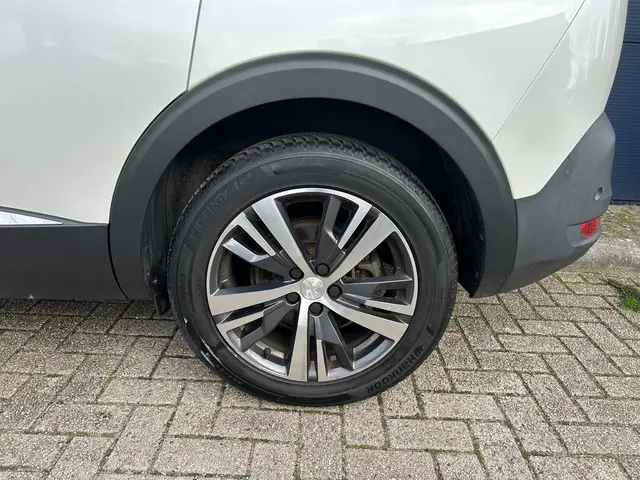 Peugeot 5008 1.2 Turbo 130 PK Allure Pack 2021 Benzine 43