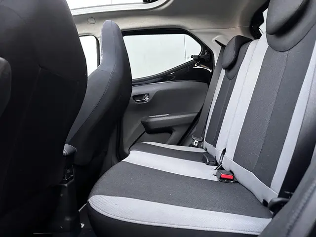 Toyota Aygo 1.0 VVT-i x-wave 2017 Benzine 9