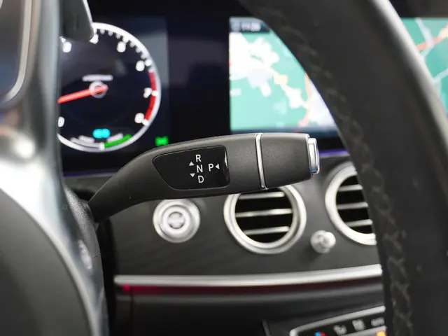 Mercedes-Benz E-Klasse 200 Sport Edition 2019 Benzine 24
