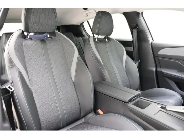 Peugeot e-308 Allure EV 54 kWh 2025 Elektrisch 10