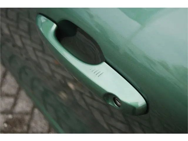 Ford Kuga 2.5 PHEV 243PK ST-Line X 2025 Hybride Benzine 13