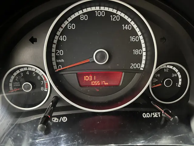 Volkswagen up! 1.0 high up! BlueMotion 2016 Benzine 6