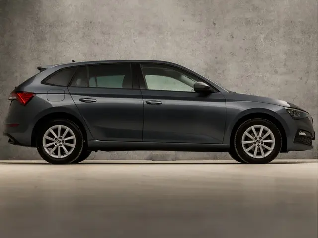 Škoda Scala 1.0 TSI Sport Deluxe 2021 Benzine 4