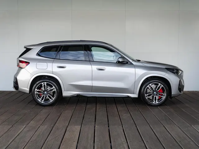 BMW X1 sDrive18i 2025 Benzine 4