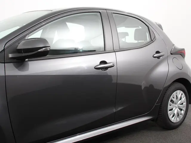 Toyota Yaris 1.5 Hybrid Comfort 2023 Hybride Benzine 24