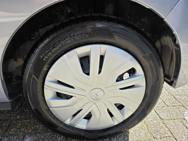 Mitsubishi Space Star 1.2 Cool+ 2021 Benzine 12