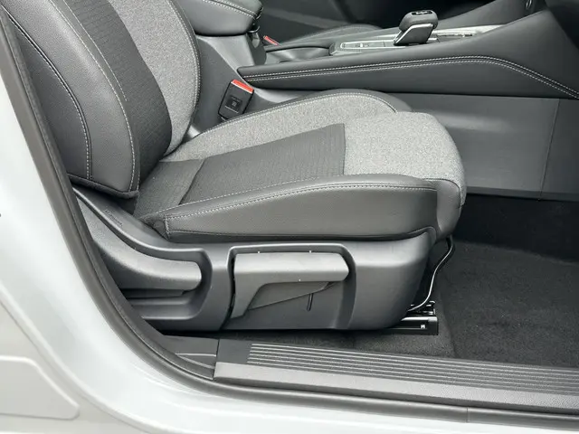 Nissan QASHQAI 1.3 MHEV Xtronic N-Connecta 2025 Benzine 51