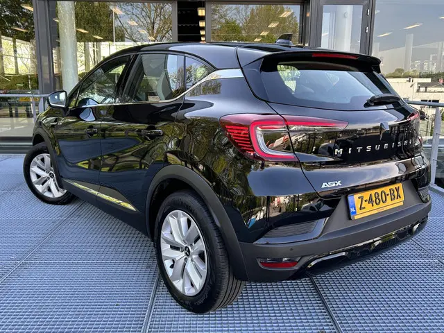 Mitsubishi ASX 1.6 PHEV AT Intense+ 2024 Hybride Benzine 6