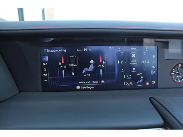 Lexus LC Convertible 500 Hokkaido Edition 2023 Benzine 31