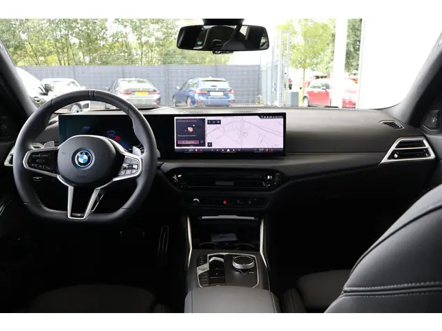 BMW 3 Serie Touring 330e xDrive 2025 Hybride Benzine 11