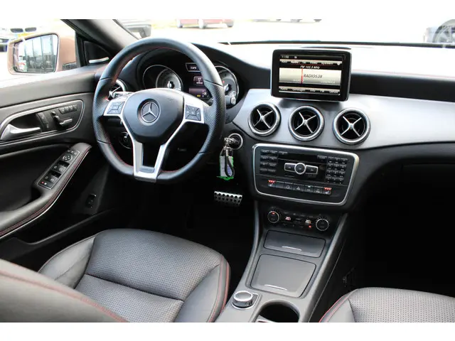 Mercedes-Benz CLA 200 AMG 2014 Benzine 6