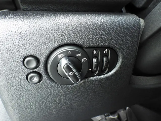 MINI 5-Deurs Cooper 2023 Benzine 15