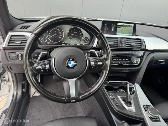 BMW 3 Serie 330i M Sport 2016 Benzine 14