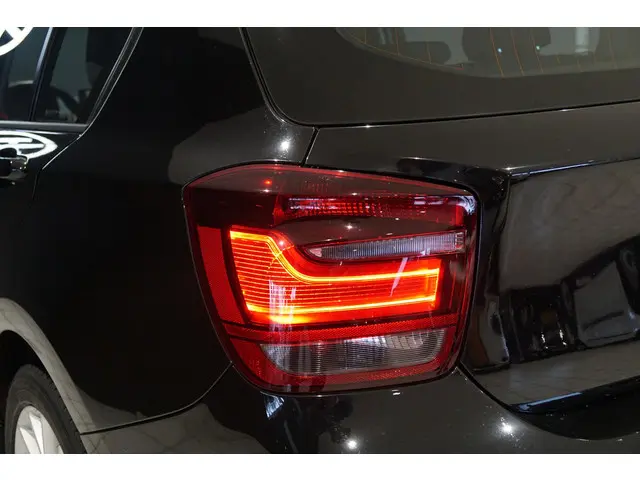 BMW 1 Serie 116i Business+ 2012 Benzine 30