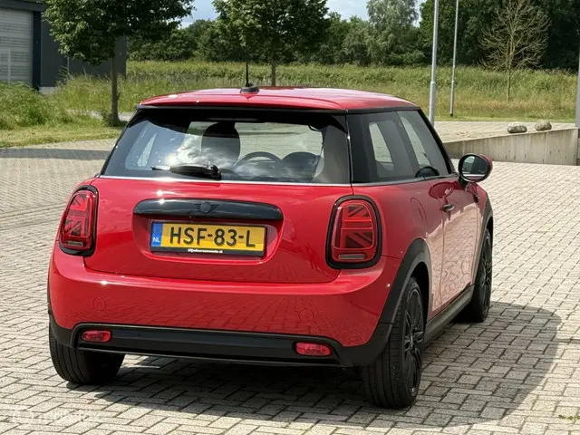 MINI Electric Mini MINI Electric 33 kWh 2022 Elektrisch 22