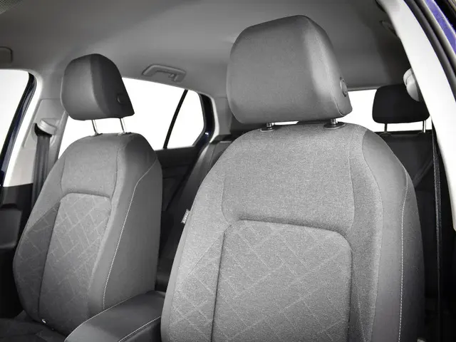 Volkswagen Golf 1.0 TSI 110pk Life 2023 Benzine 4