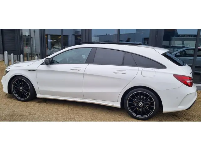 Mercedes-Benz CLA Shooting Brake 180 2018 Benzine 5