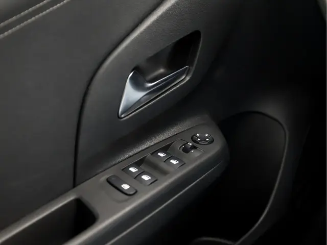 Opel Corsa 1.2 GS Line Sport 2021 Benzine 22