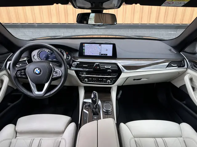BMW 5 Serie 530i High Executive 2017 Benzine 10