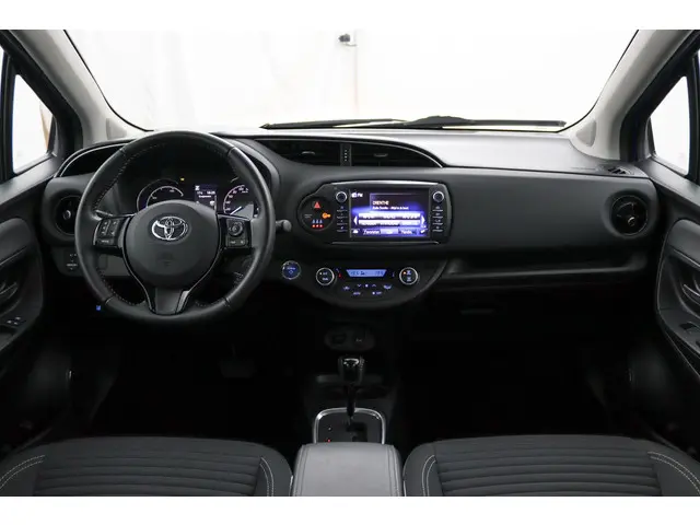 Toyota Yaris 1.5 Hybrid Design 2018 Hybride Benzine 4
