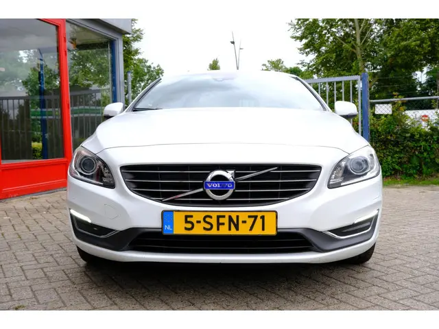 Volvo V60 1.6 D2 Summum Xenon|Leder|LMV|Navi 2013 Diesel 7