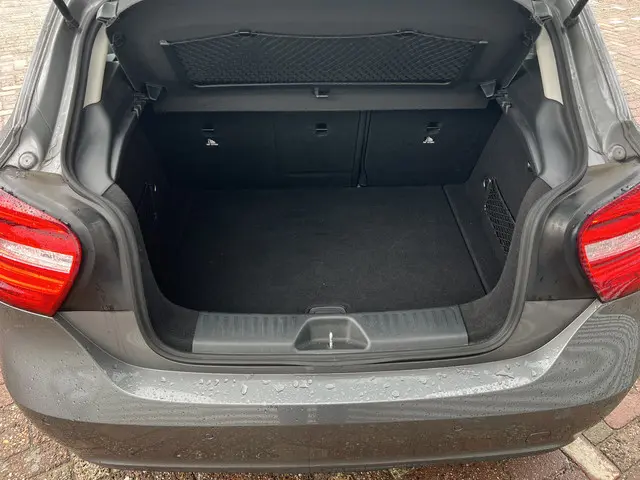 Mercedes-Benz A-Klasse 180 2014 Benzine 12